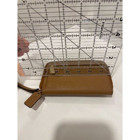 Coach Brown/Tan  Leather Wristlet Wallet , Phone Snap Closure & Card Slots ZIP - Picture 10 of 16